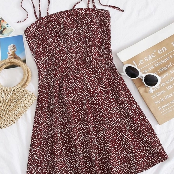 🎉NEW🎉Knot strap shift dress - Picture 1 of 3